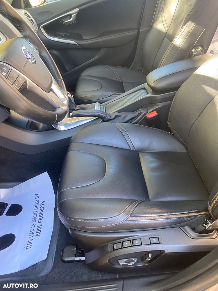 Volvo V40 D3 Aut Summum - 13
