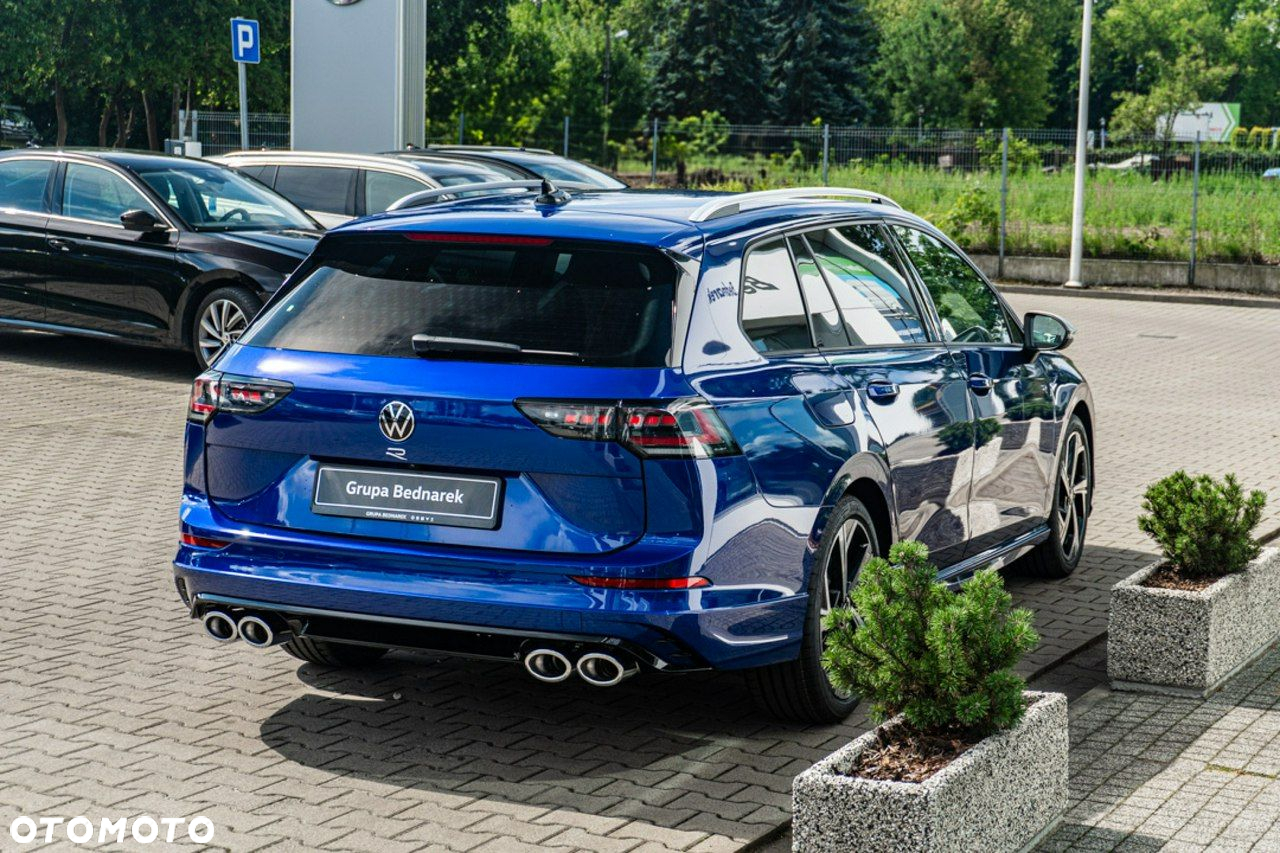 Volkswagen Golf - 8