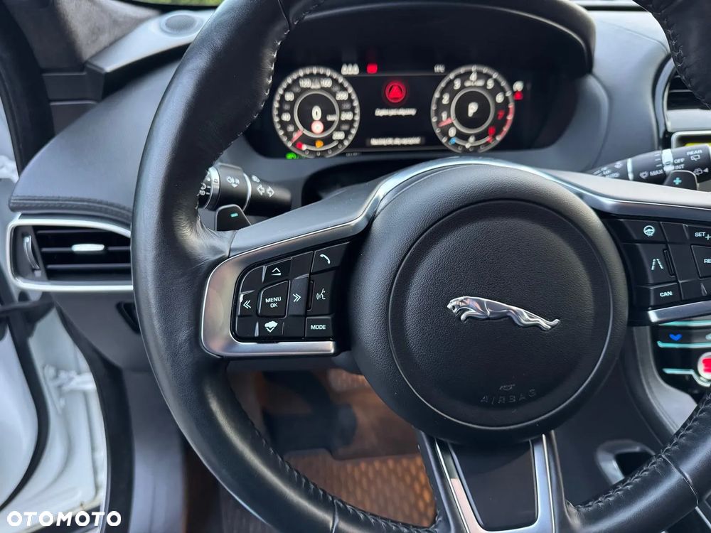 Jaguar F-Pace 30t AWD Prestige - 16