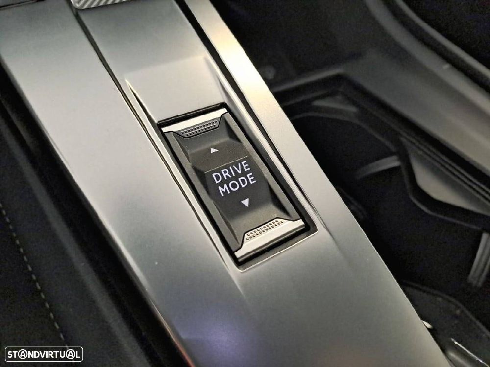 Peugeot 308 1.6 Hybrid GT e-EAT8 - 24