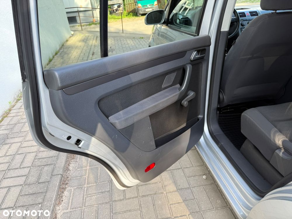 Volkswagen Touran 1.6 Welcome - 21