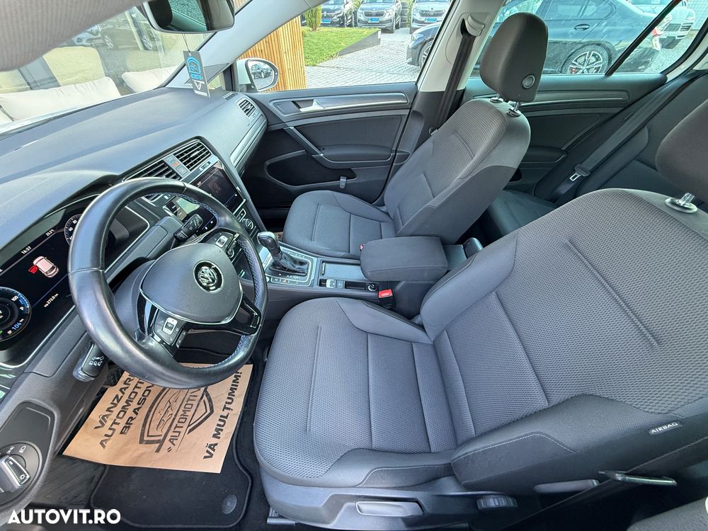 Volkswagen e-Golf - 18