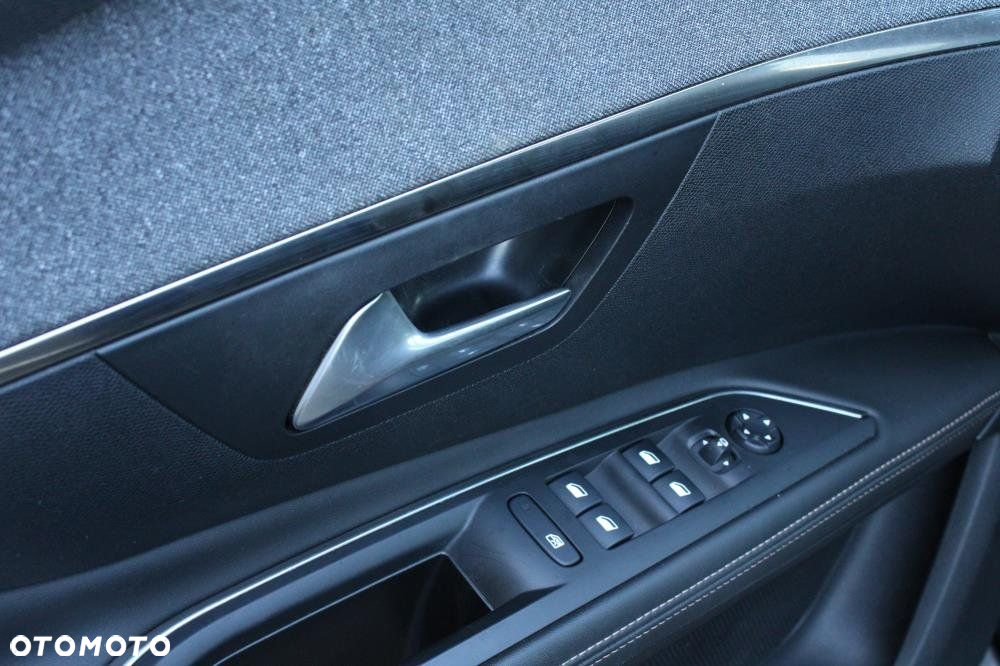 Peugeot 5008 - 10