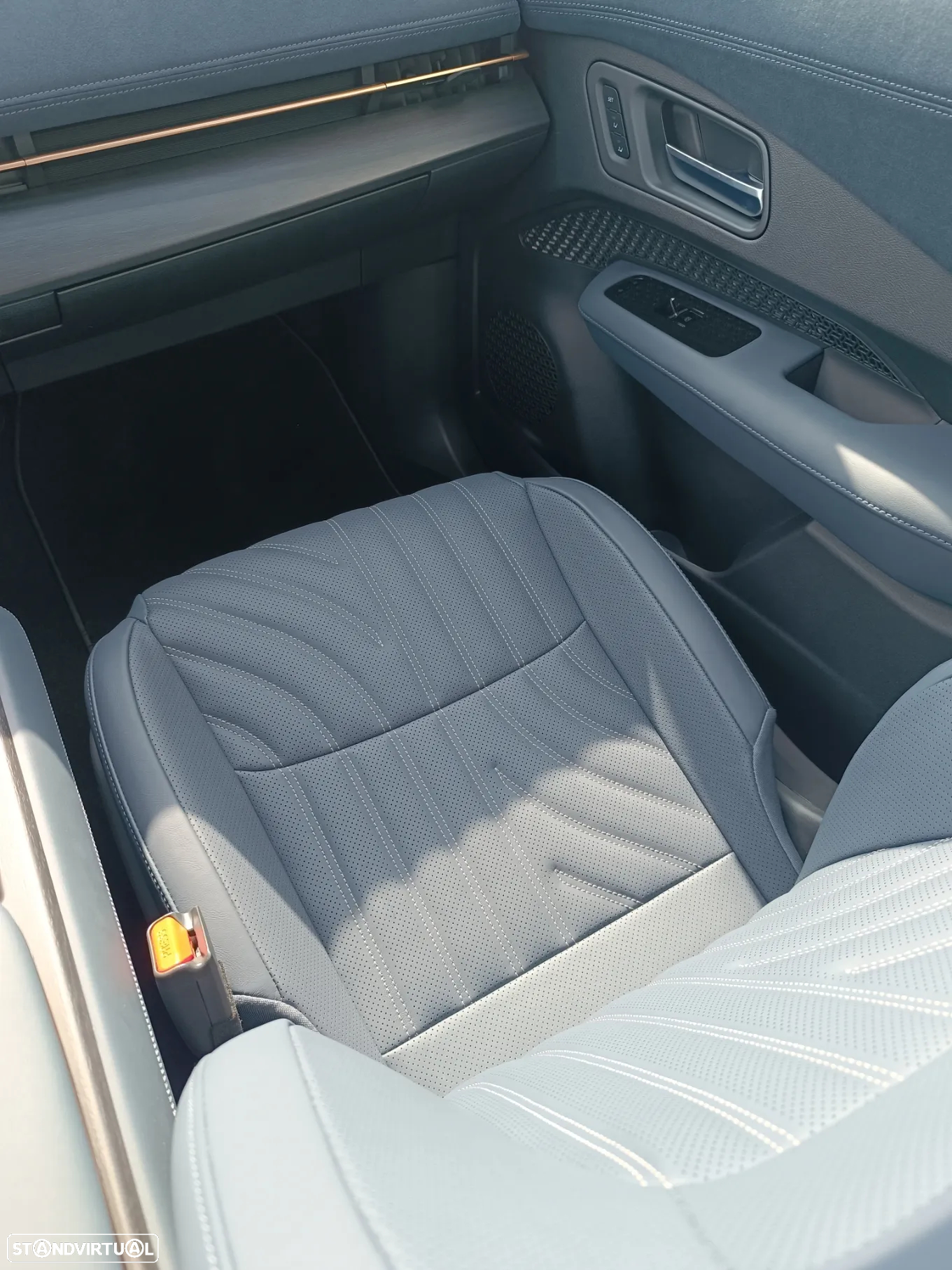 Nissan Ariya 63 kWh Evolve Carr. 22kW + Pack Sport - 10