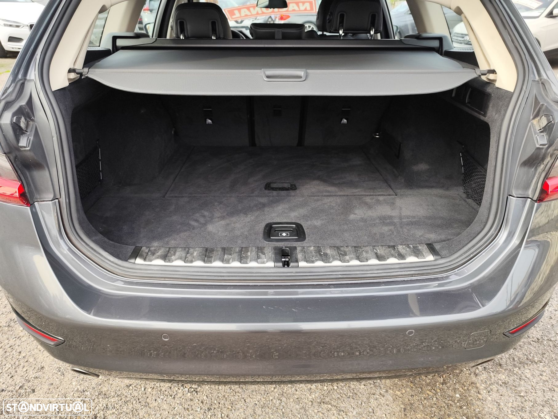 BMW 318 d Touring Line Sport Auto - 26