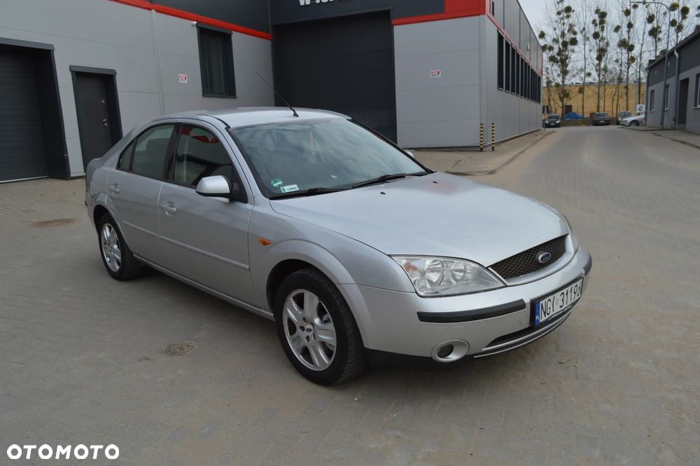 Ford Mondeo 1.8 Ghia X - 10