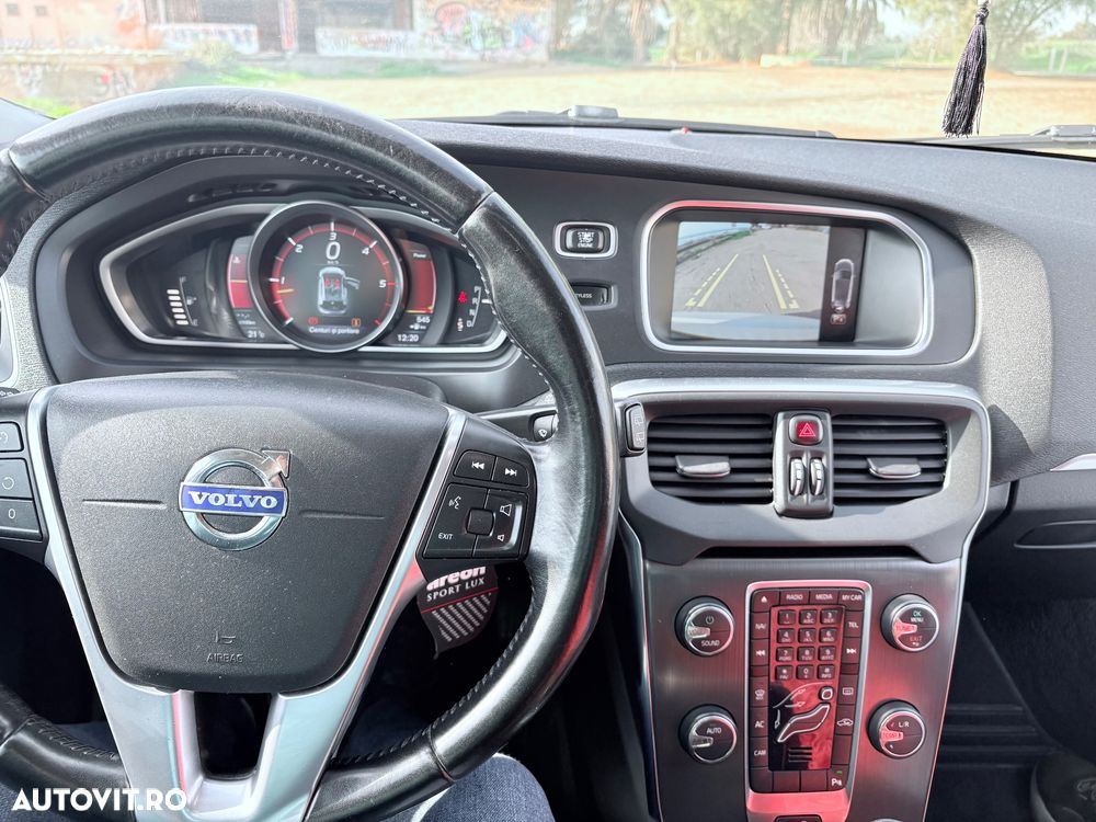 Volvo V40 D3 Geartronic - 9