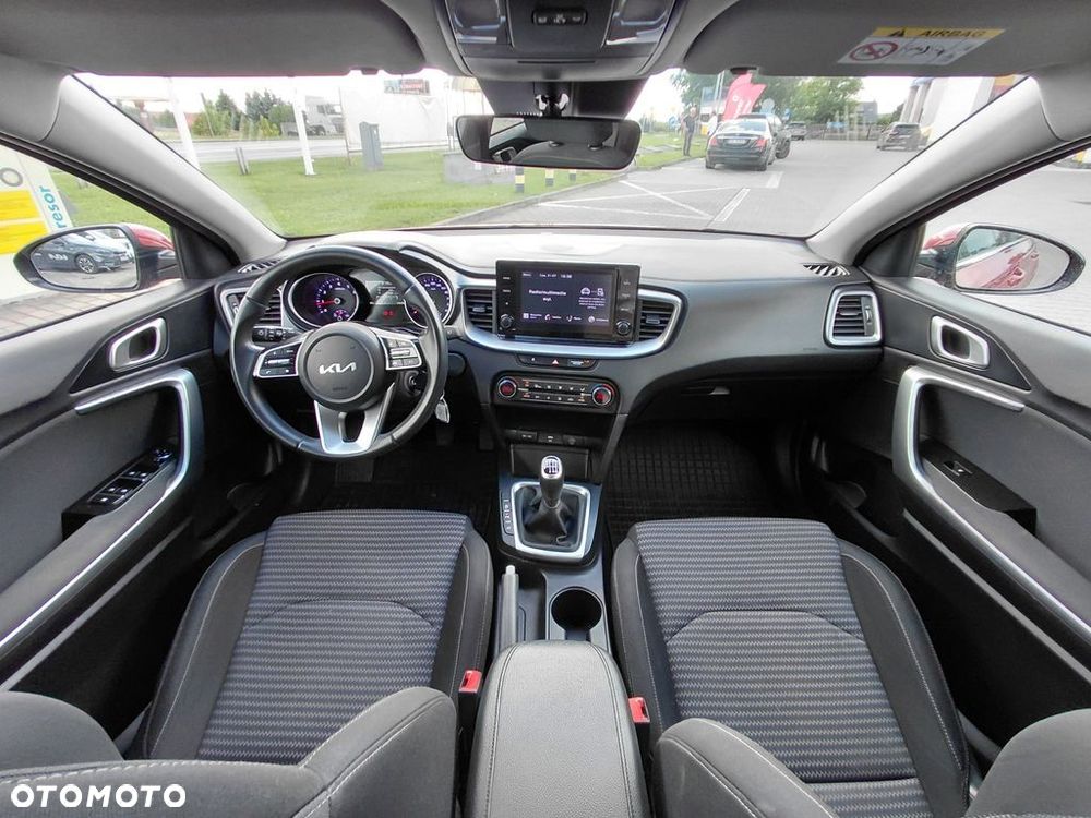Kia Ceed 1.5 T-GDI M - 12