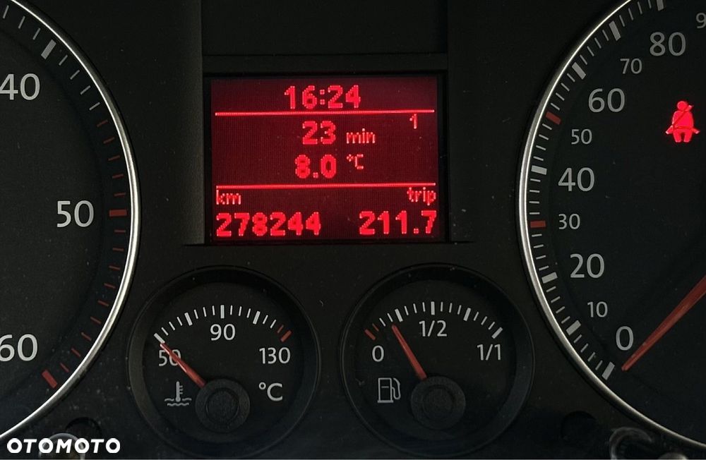 Volkswagen Touran - 8