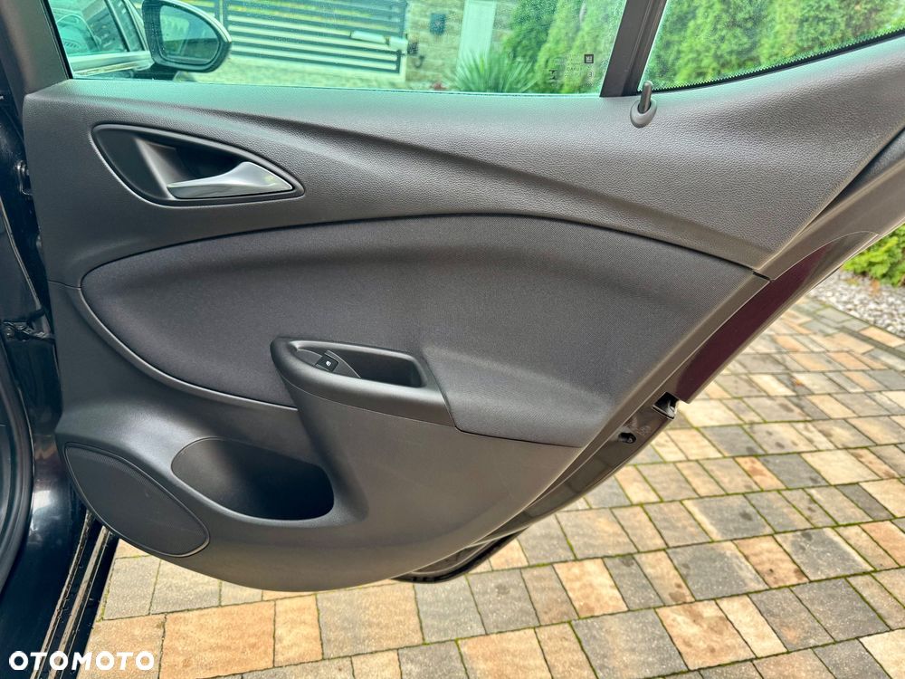 Opel Astra 1.4 Turbo Business - 24