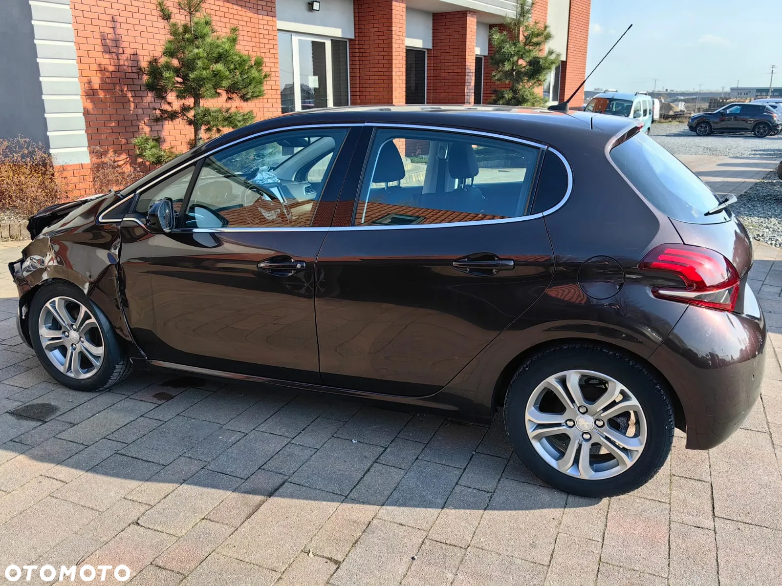 Peugeot 208 120 VTI Intuitive - 5