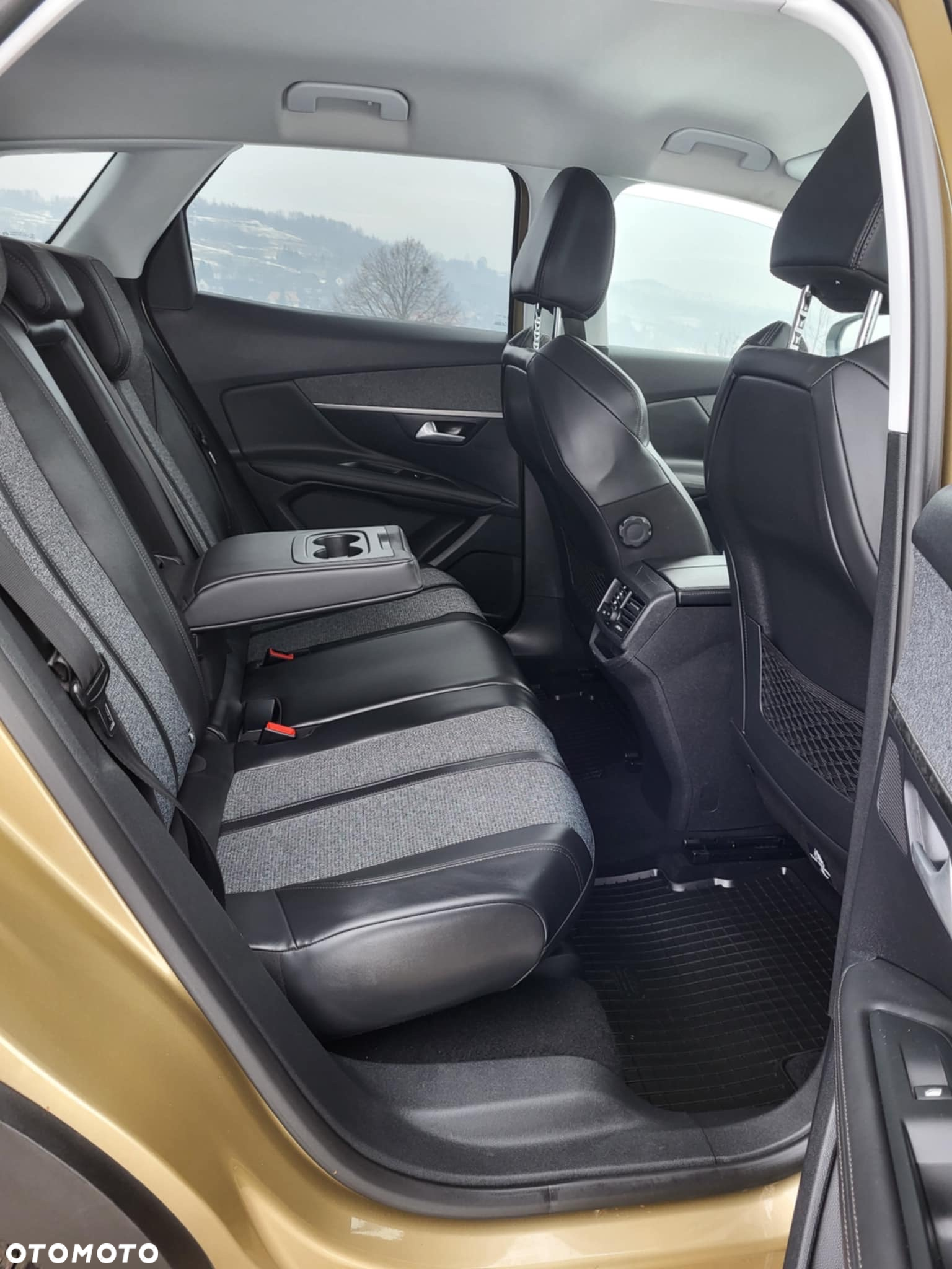 Peugeot 3008 PureTech 130 Stop & Start GPF EAT8 Allure Business-Paket - 9