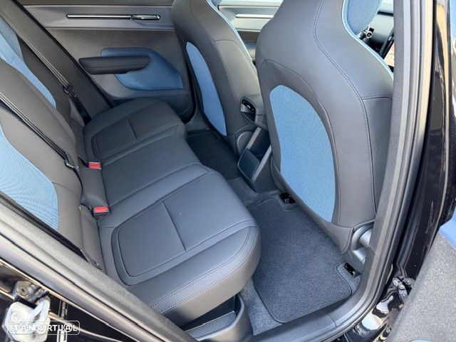 Volvo EX30 51 kWh Single Motor Black Edition - 10