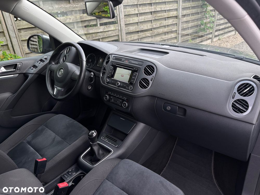 Volkswagen Tiguan 2.0 TDI DPF BlueMotion Technology Lounge Sport & Style - 31