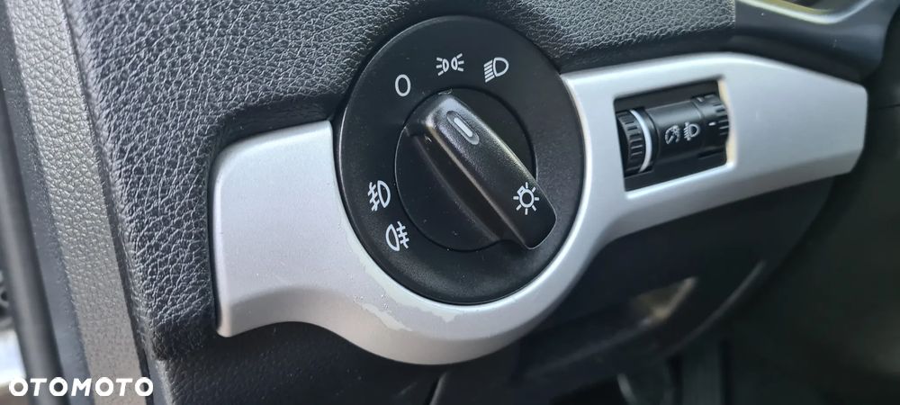 Skoda Octavia 1.6 Combi - 23