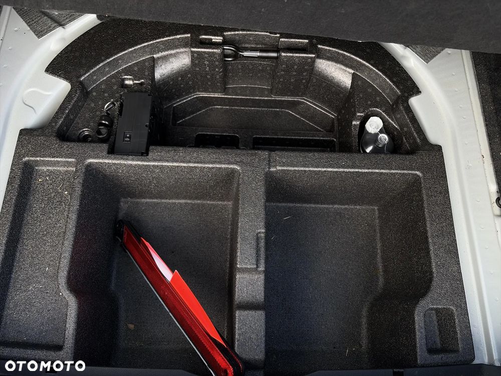 Skoda Superb 2.0 TDI SCR Ambition DSG - 21