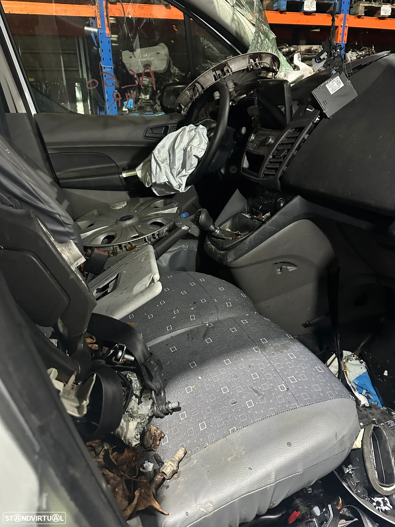 FORD TRANSIT CONNECT 1.0 ECOBOOST DE 2024 (CENTRO DE ABATE) - 3