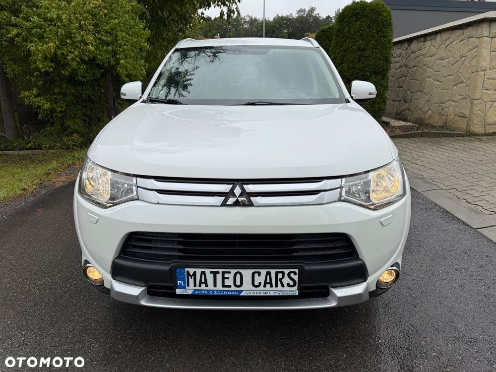 Mitsubishi Outlander - 2