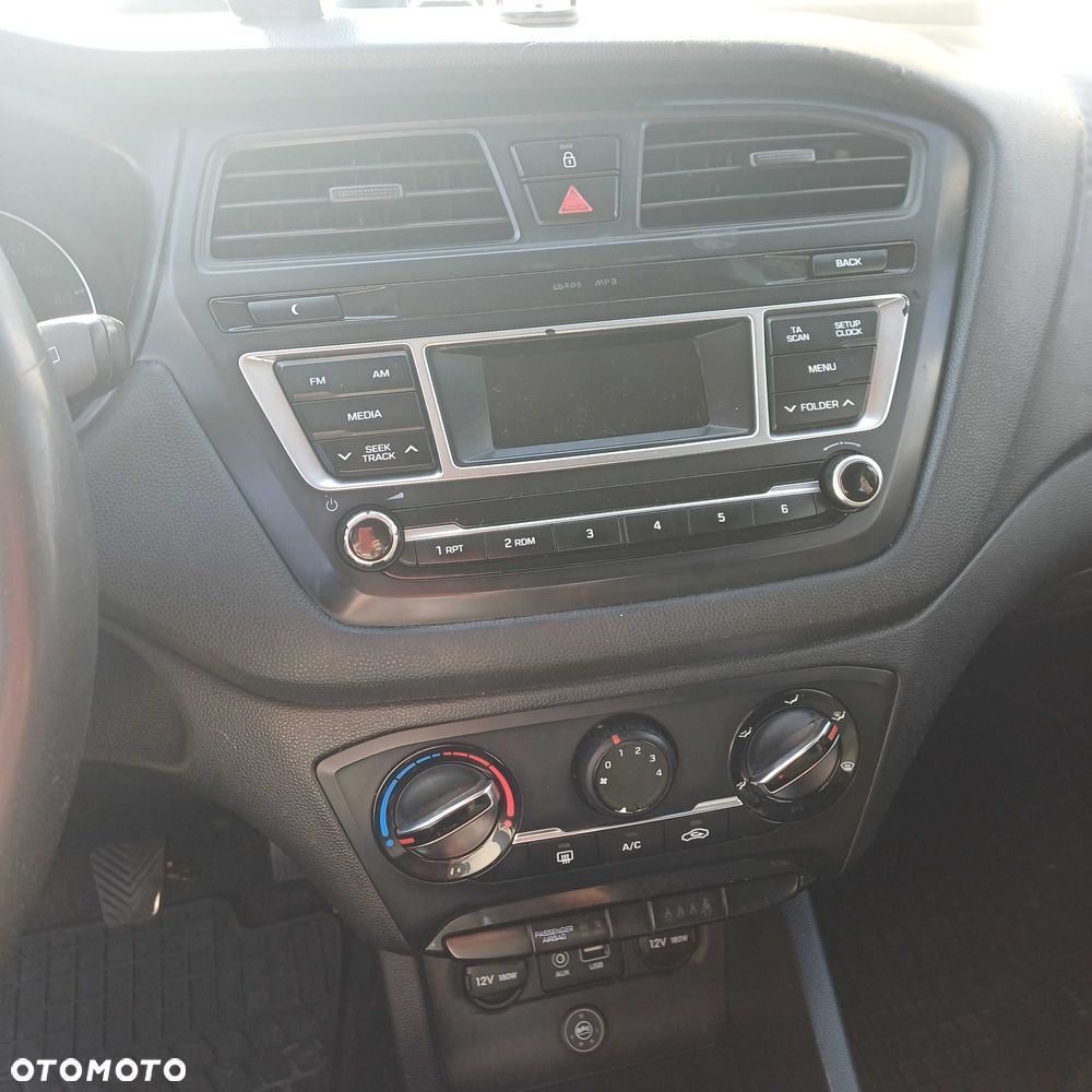 Hyundai i20 - 3