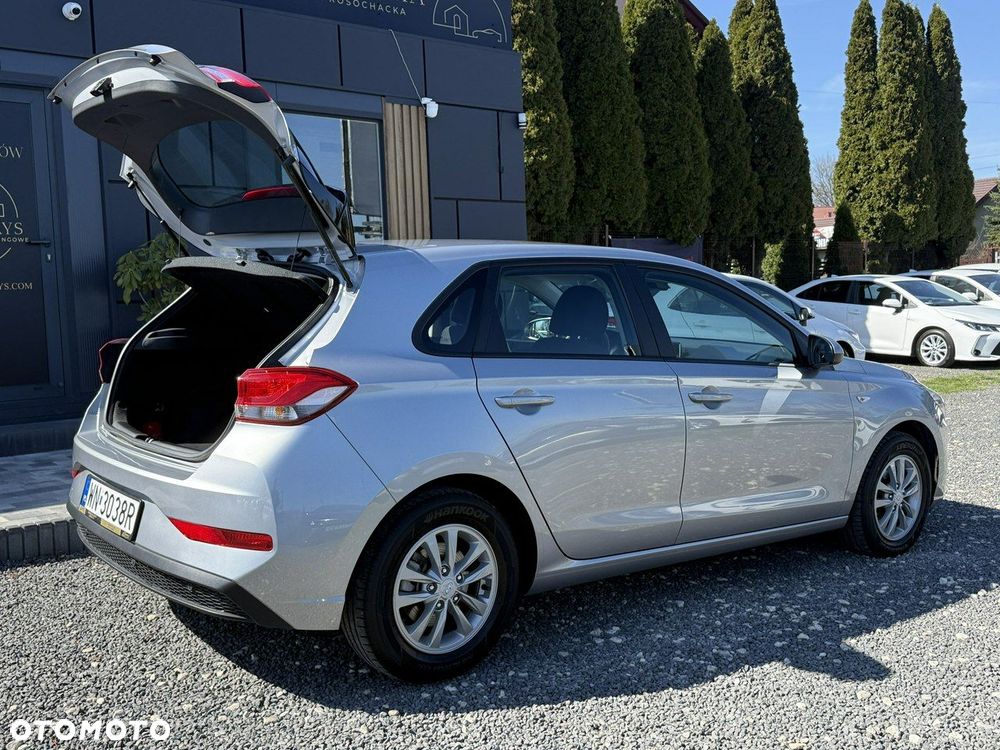 Hyundai i30 1.5 DPI Classic + - 33