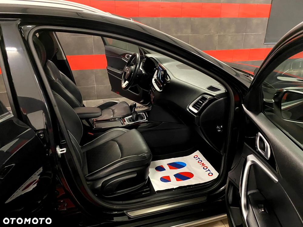 Kia XCeed 1.4 T-GDI OPF PLATINUM EDITION - 25