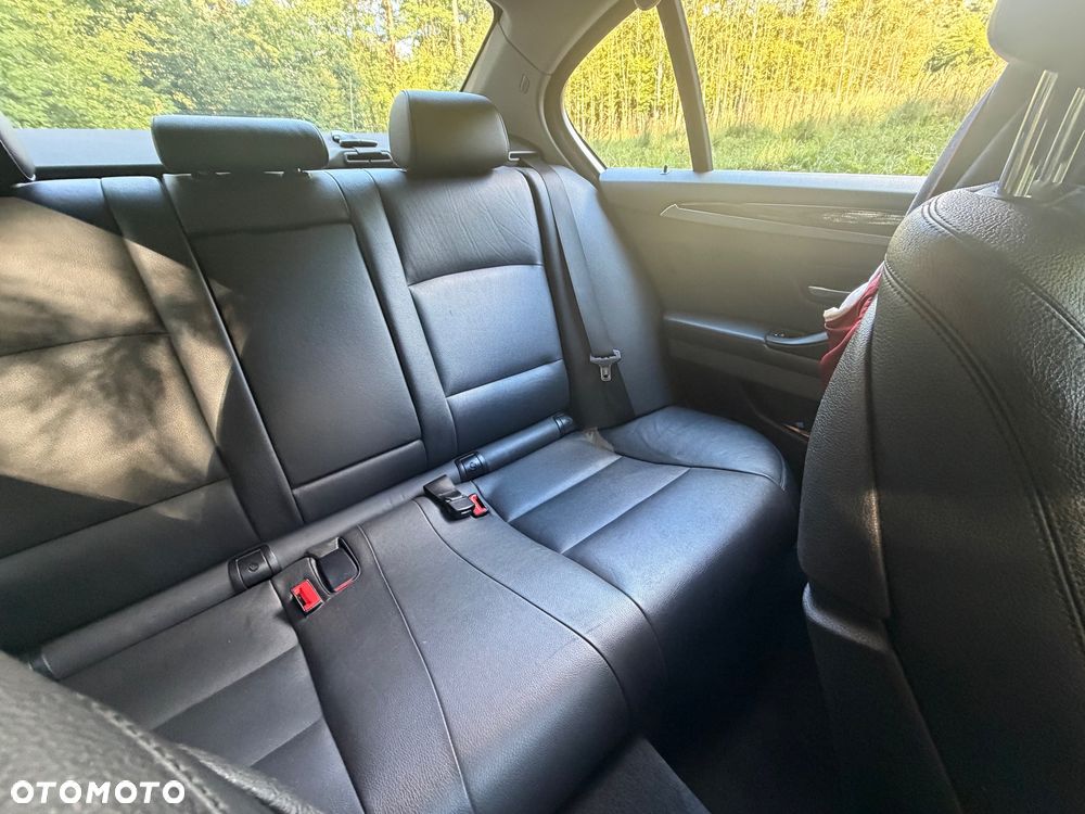 BMW Seria 5 525d - 17