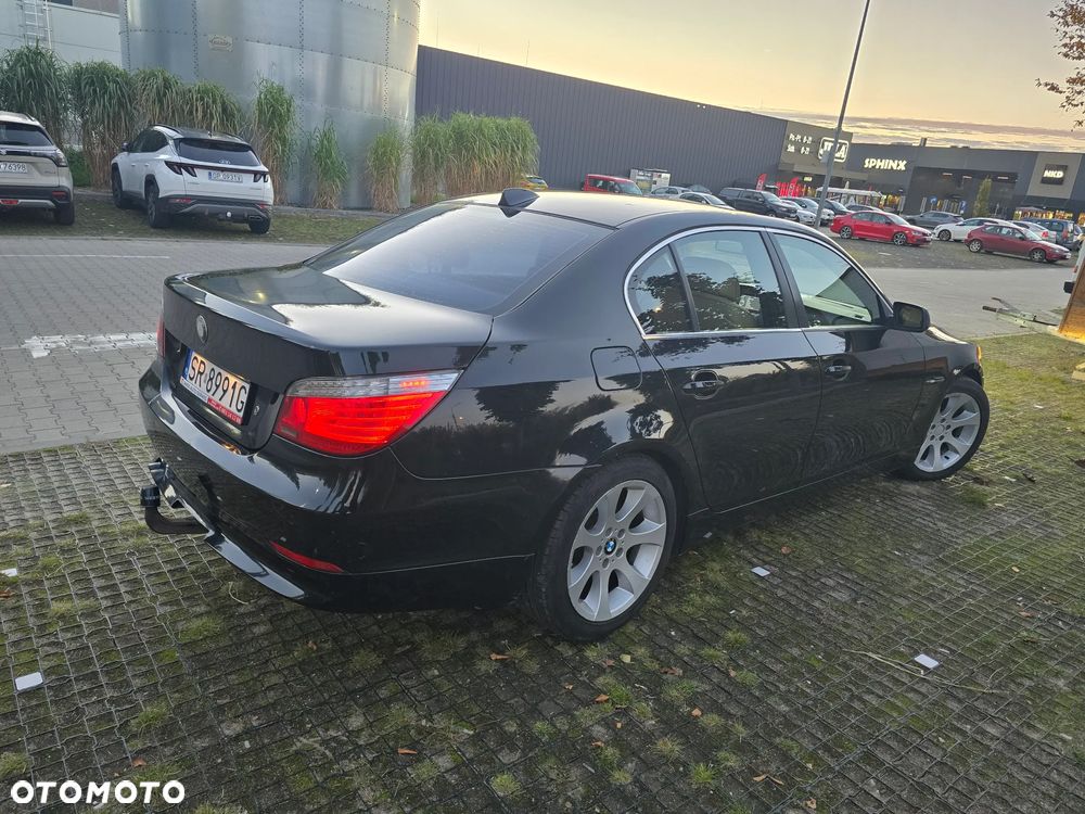 BMW 5 Series 2004 photo 3