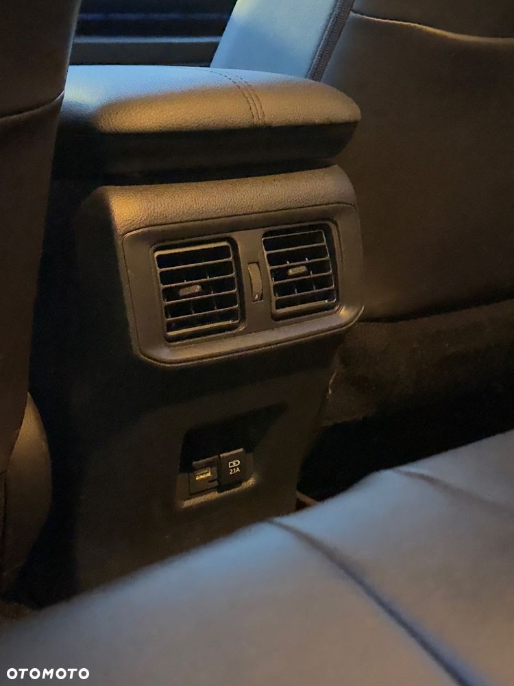 Toyota RAV4 2.5 Hybrid Black Edition by JBL 4x4 - 29