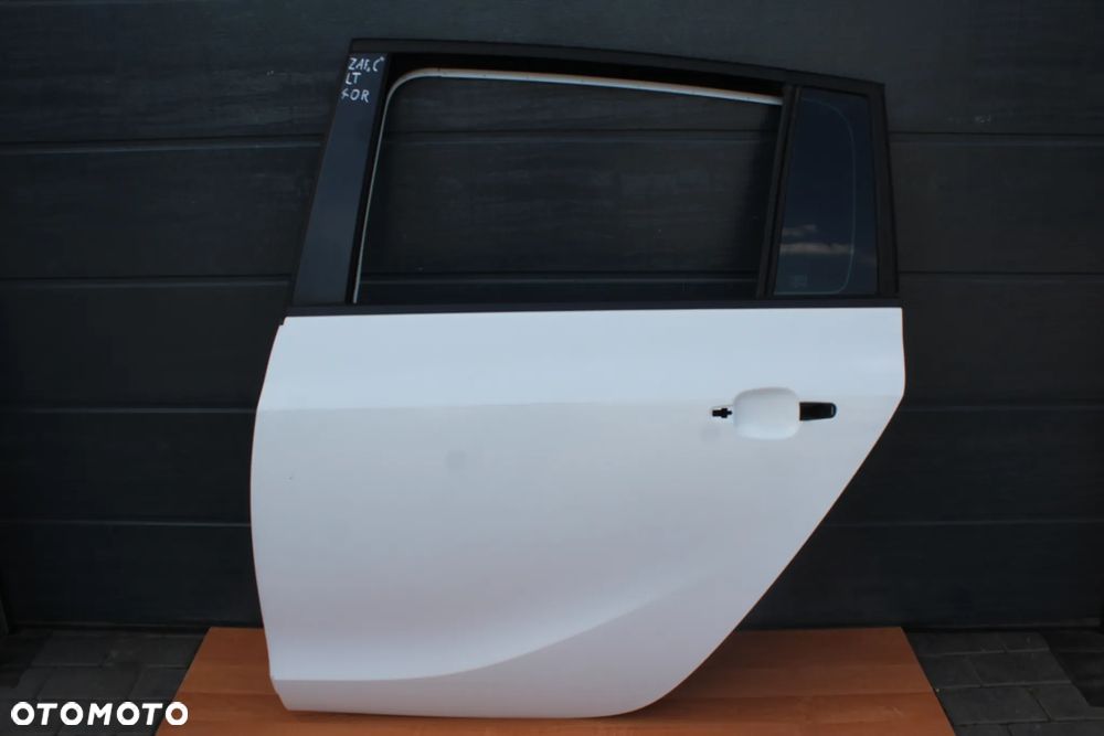 DRZWI LEWY TYŁ LEWE TYLNE OPEL ZAFIRA C 40r