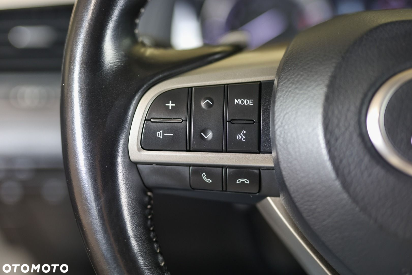 Lexus RX - 15