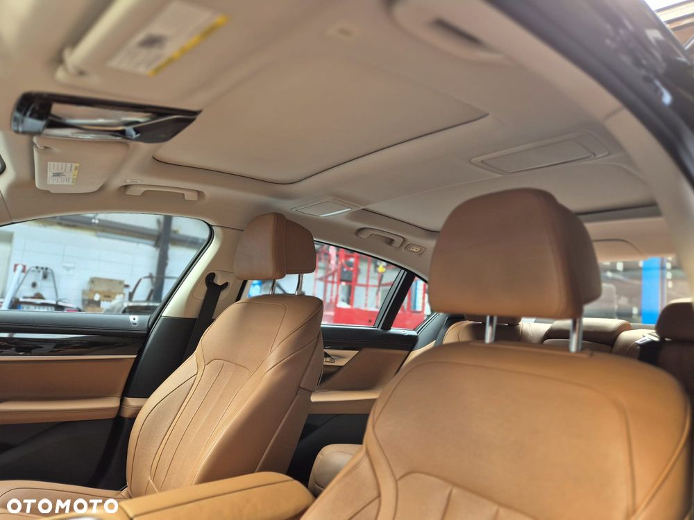 BMW Seria 7 - 32
