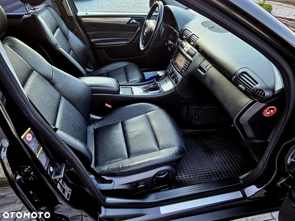 Mercedes-Benz Klasa C 300 7G-TRONIC Avantgarde - 23