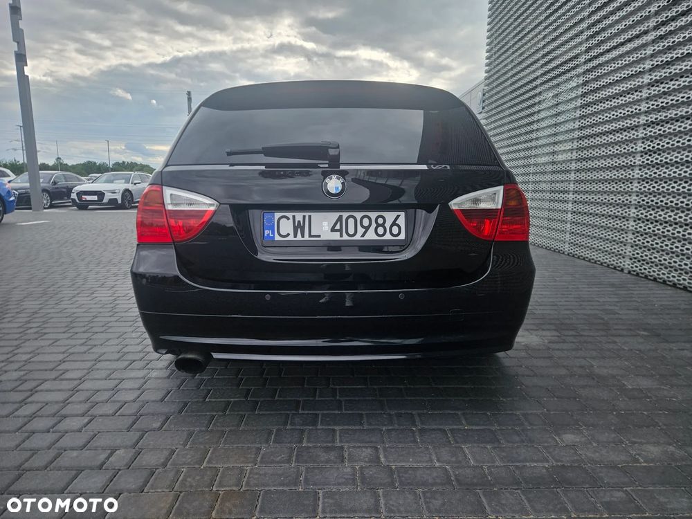 BMW Seria 3 318i - 6