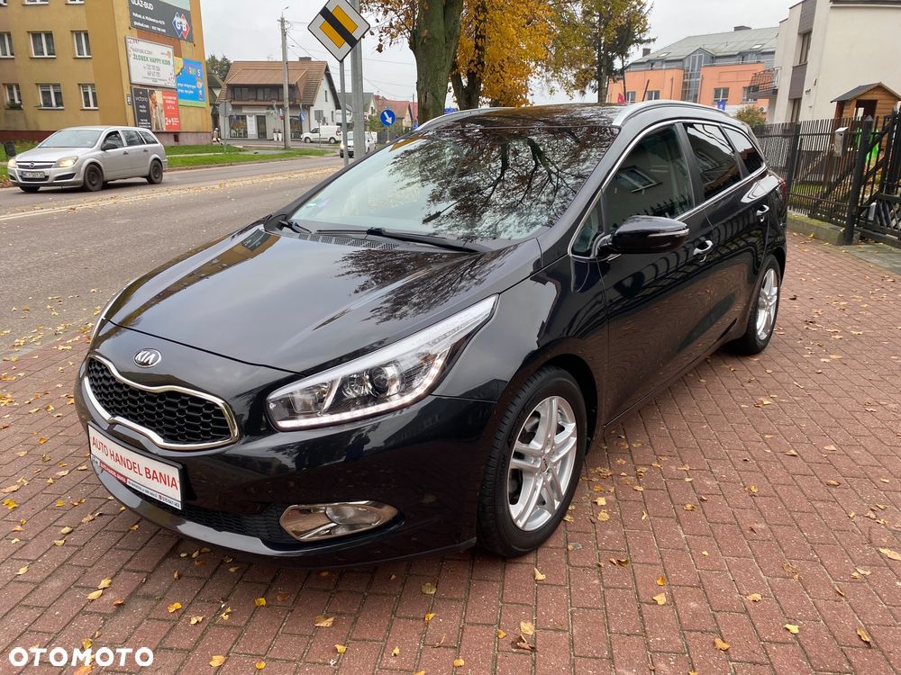 Kia Ceed 1.6 GDI Dream Team Edition - 32
