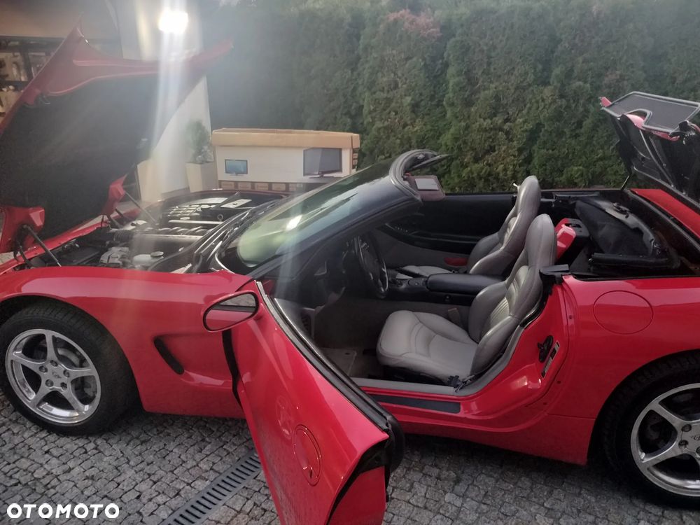 Chevrolet Corvette - 4