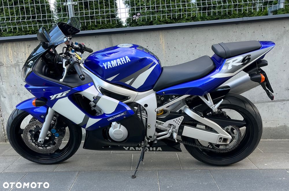 Yamaha R6 - 6