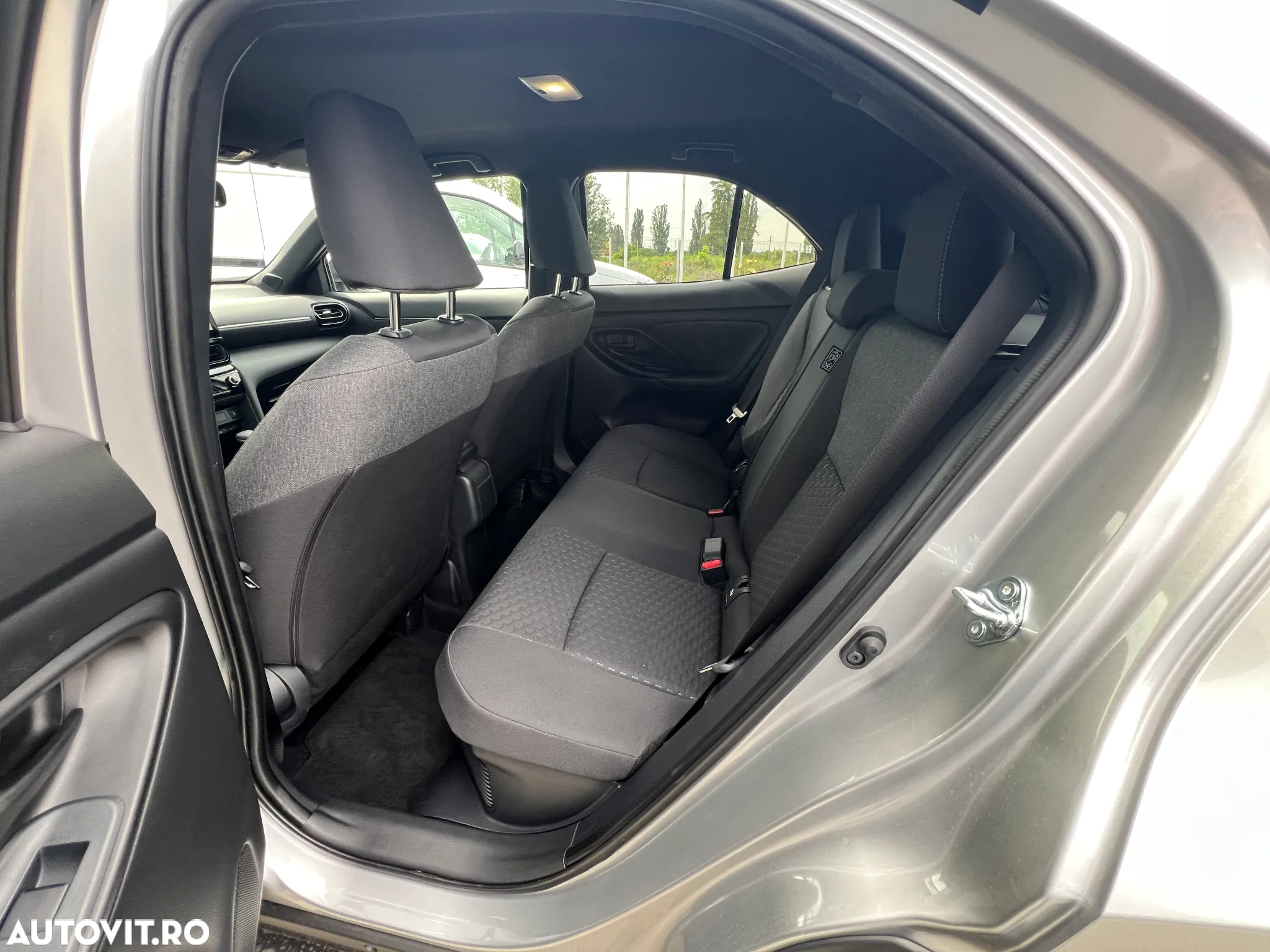 Toyota Yaris Cross 1.5 VVT-i HSD 4x4 Dynamic - 17