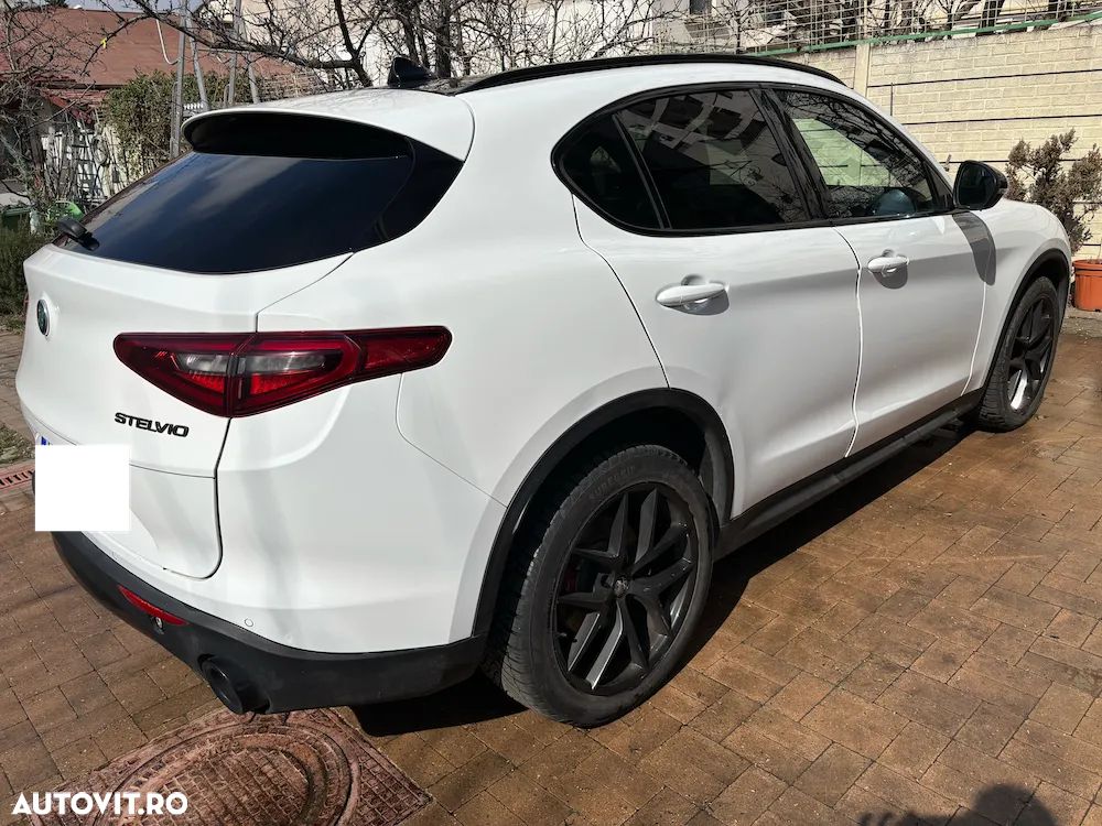 Alfa Romeo Stelvio 2.0 Turbo 16V AT8-Q4 Ti - 6