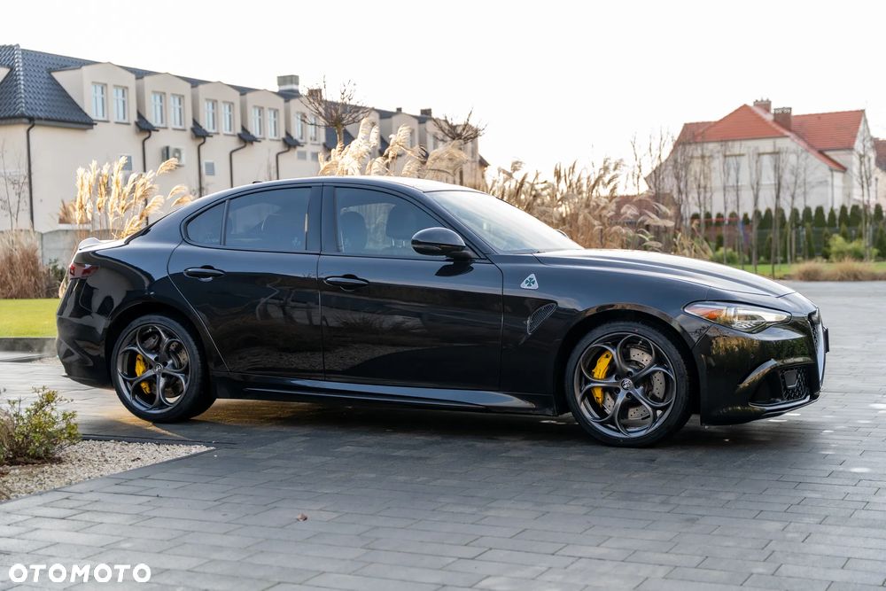 Alfa Romeo Giulia 2.9 V6 Bi-Turbo AT8 Quadrifoglio - 10