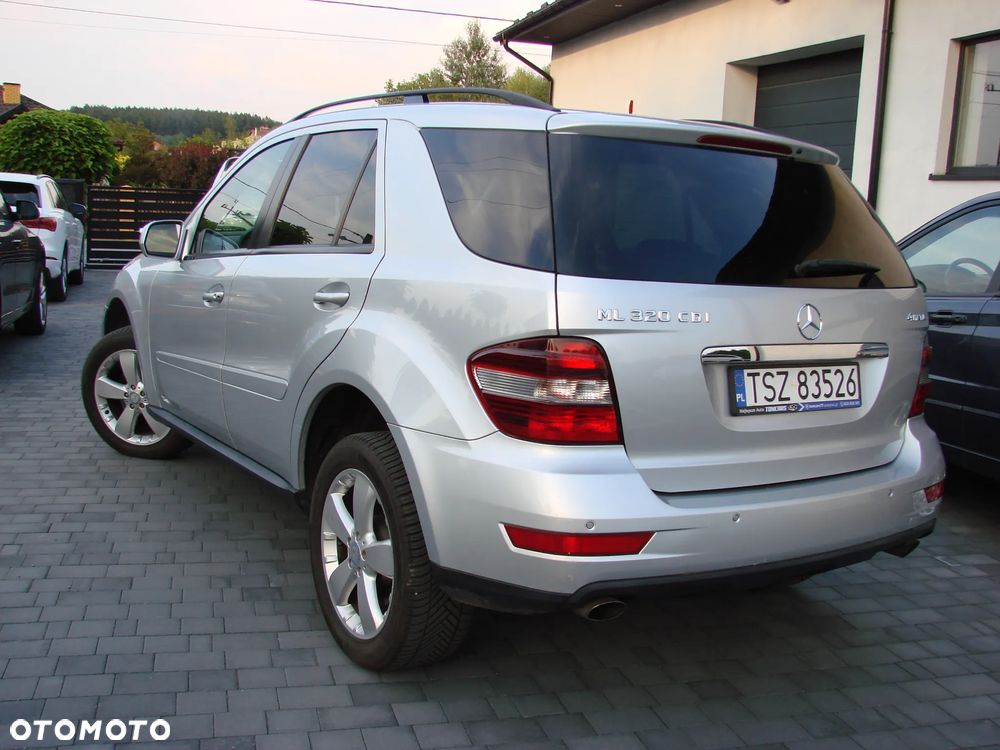 Mercedes-Benz ML - 9