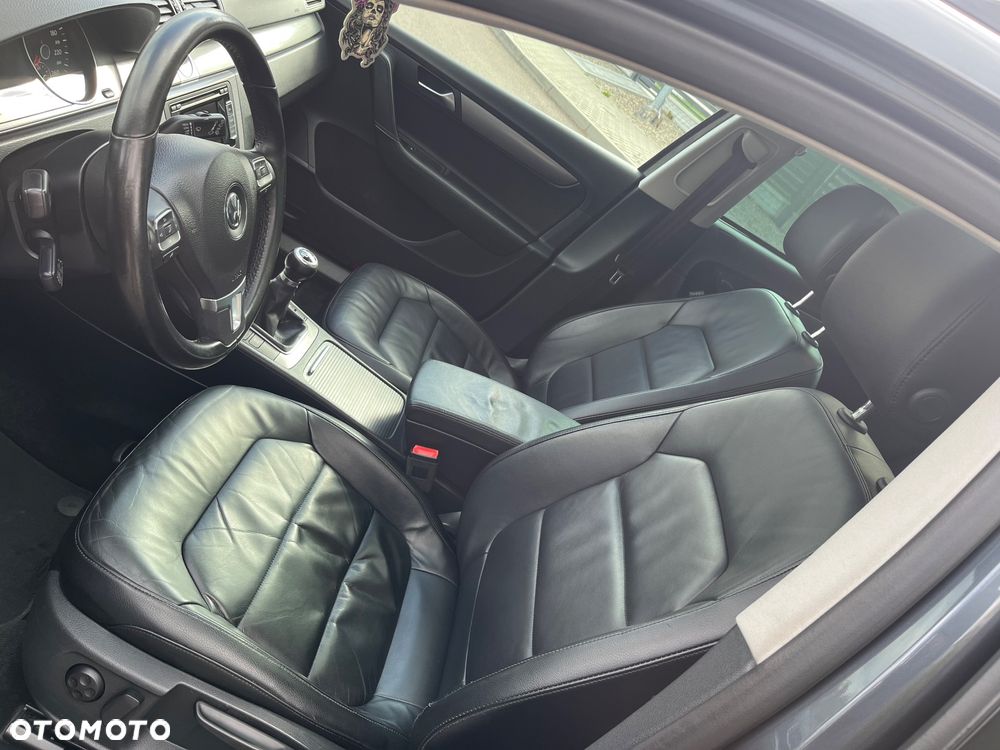 Volkswagen Passat 1.6 TDI Perfectline - 14