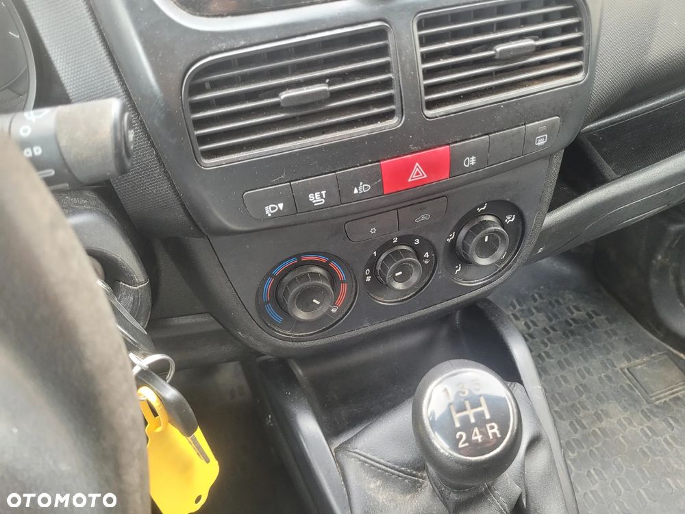 Opel COMBO VAN - 10