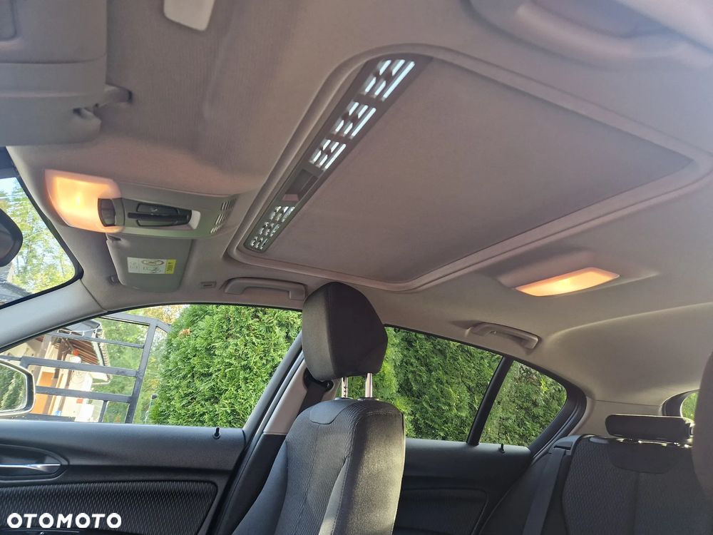 BMW Seria 1 120d Sport Line Shadow - 14