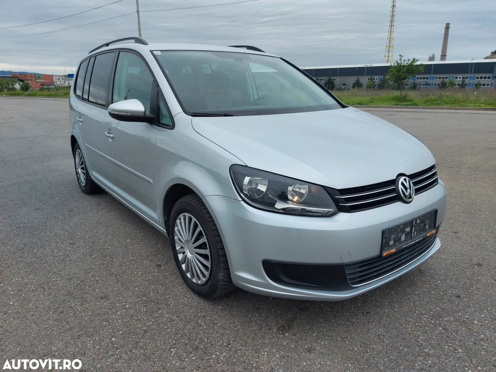 Volkswagen Touran - 9