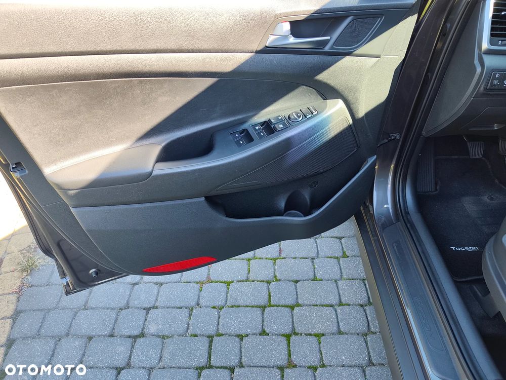 Hyundai Tucson blue 1.6 GDi 2WD Navi - 11