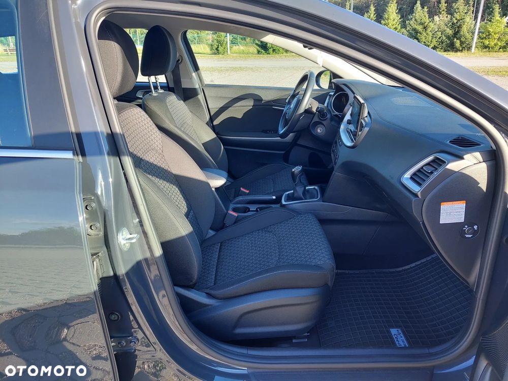 Kia Ceed 1.6 CRDi mHEV M - 31