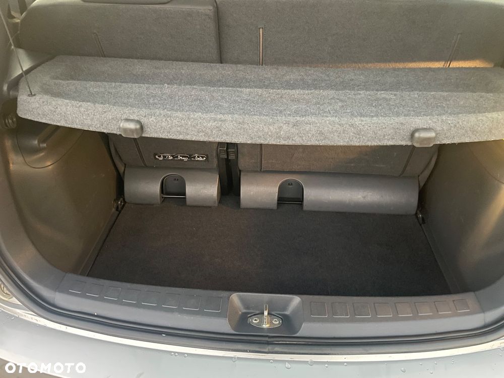 Mitsubishi Colt - 18