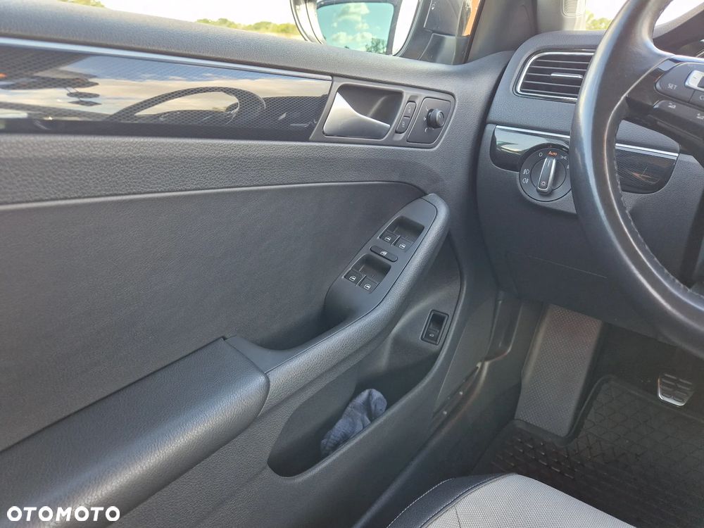 Volkswagen Jetta 1.4 TSI BMT Highline - 12