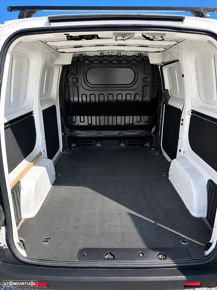 Nissan NV200 - 11