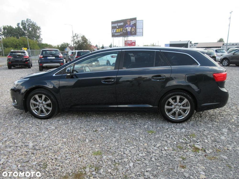 Toyota Avensis 2.0 D-4D Executive - 8